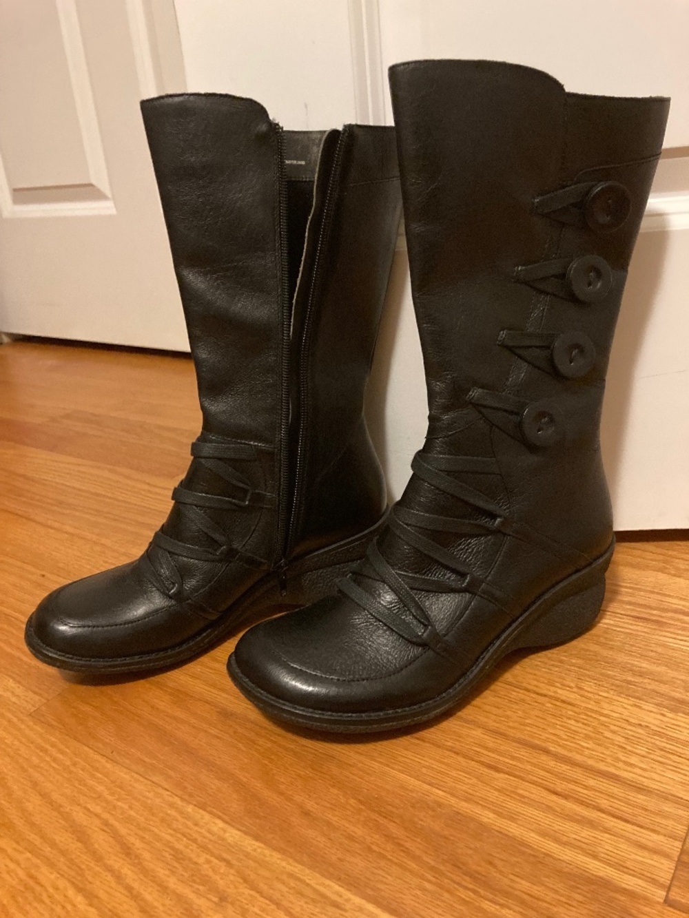 Miz Mooz like new boots